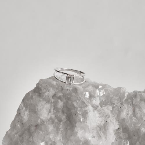 Anel 2 fios com zircônia retangular