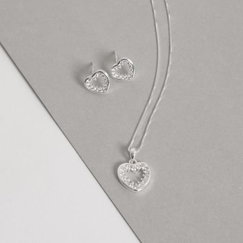 Conjunto brinco e colar coração vazado cravejado 13mm 45cm