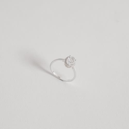 Anel zircônia oval com cravejado