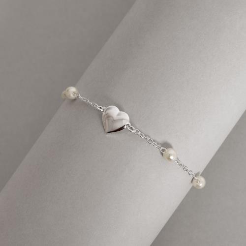 Pulseira entremeios pérolas 5mm e coração 10mm corrente cadeado 18cm com alongadora