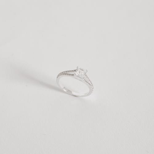 Anel solitário zircônia quadrada 5mm com fio duplo cravejado