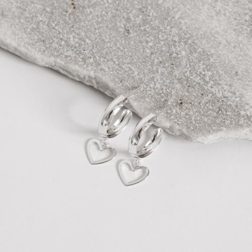 Argola pingente coração vazado 18mm tarraxa 