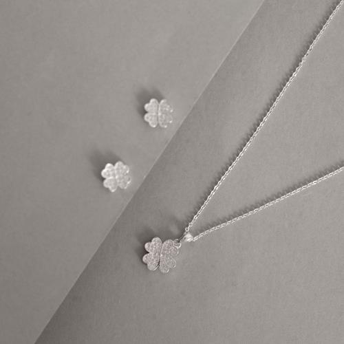 Conjunto brinco e colar trevo cravejado 11mm corrente cadeadinho 45cm