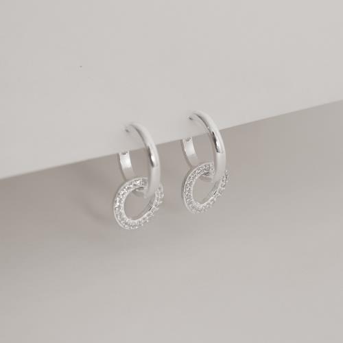 Argola click 13mm com pingente círculo cravejado 11mm