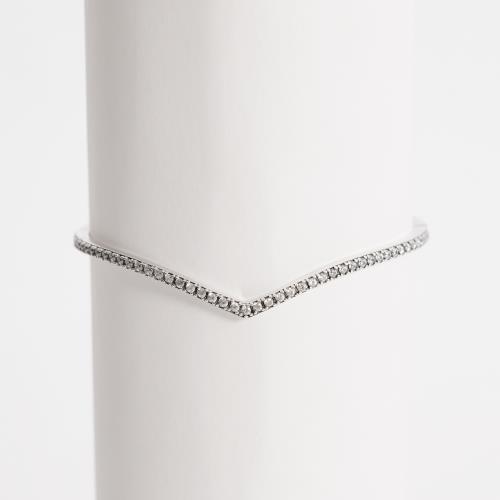 Bracelete V cravejado com fecho lateral