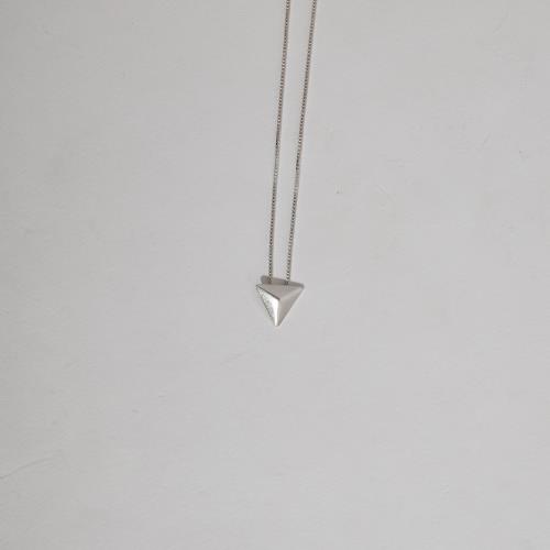 Colar triângulo invertido 9mm 45cm