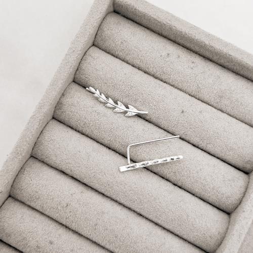 Brinco ear cuff hera cravejado