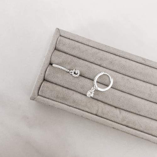 Argola click cravejada 14mm pingente letra G