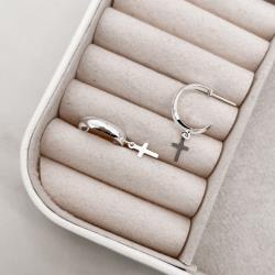 Argola 18mm tarraxa pingente cruz