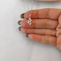 Colar pingente corações vazados com zircônias 9mm 40cm