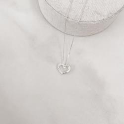 Colar coração vazado metade cravejado lado direito 13mm 45cm