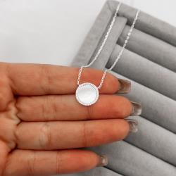 Colar círculo madrepérola com cravejado 12mm corrente cadeado 45+5cm