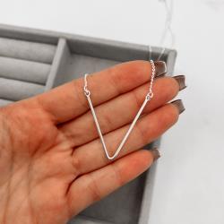 Colar V 32mm corrente cadeado 40cm com alongadora