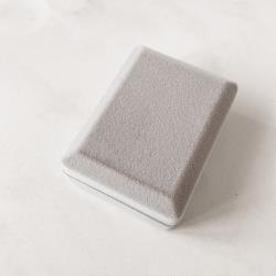 Porta joias colar 57 x 76mm cinza interior branco
