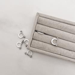 Piercing cravejado haste