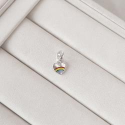 Berloque pingente coração arco-íris resina 8mm