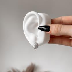 Argola click gota cravejada 14mm detalhe flor vazada