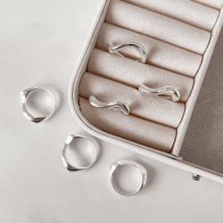 Anel ondulado trabalhado