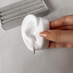 Argola oval cravejada 15mm tarraxa