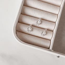 Pingente trevo detalhe cravejado 8mm