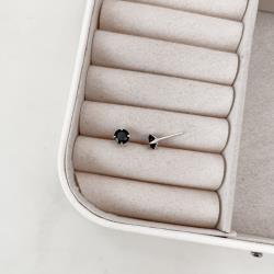 Brinco zircônia redonda ônix 6mm