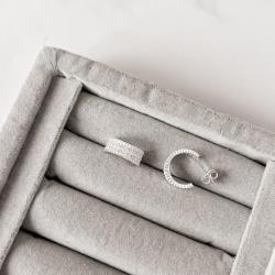 Argola larga cravejada 14mm tarraxa