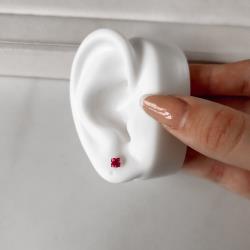 Brinco zircônia quadrada cereja 4mm