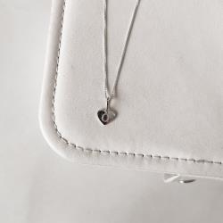 Colar pingente coração letra O 45cm
