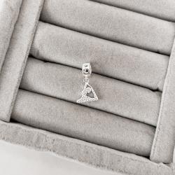 Berloque pingente yoga cravejado elo corações vazados 11mm