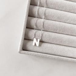 Colar madrepérola letra N 45cm