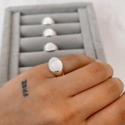 Anel redondo dedinho