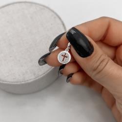 Berloque pingente medalha cruz vazada 9mm