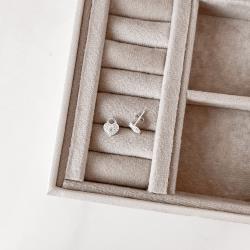 Brinco cadeado coração cravejado 9mm