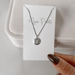 Colar pingente medalha letra B cravejada 15mm 45cm