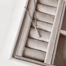 Colar pingente 3 zircônias 11mm 45cm