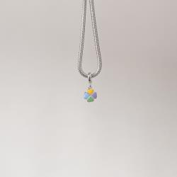 Berloque pingente trevo 10mm resina