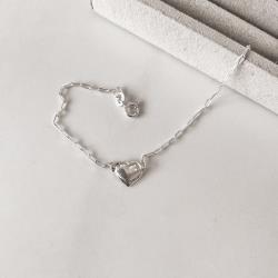 Pulseira entremeio coração liso 10mm corrente cartier