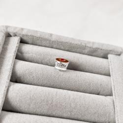 Berloque separador xícara café detalhe coração 13mm resina