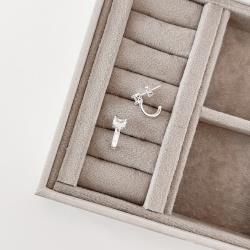 Brinco meia argola com zircônia retangular 14mm tarraxa