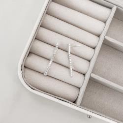 Brinco fio cravejado 32mm