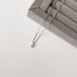 Colar pingente retângulo cravejado 6mm 40cm