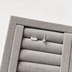 Brinco zircônias navete 11mm