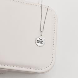 Colar pingente medalha ore, espere, confie resina 15mm 45cm