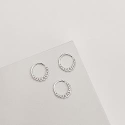 Piercing argola 11mm detalhe elos trançados orelha esquerda