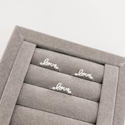 Anel escrito love detalhe zircônias fino