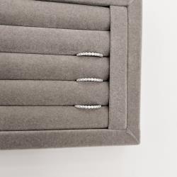 Anel meia aliança bolinhas com zircônias