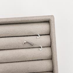 Piercing haste lua cravejada com estrela 5mm orelha esquerda