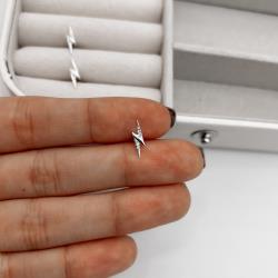 Piercing haste raio com zircônias 17mm orelha direita