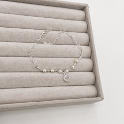 Pulseira corrente coração entremeio pérolas com pingente coração vazado cravejado 8mm