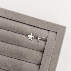 Brinco tartaruga desenhada 10mm